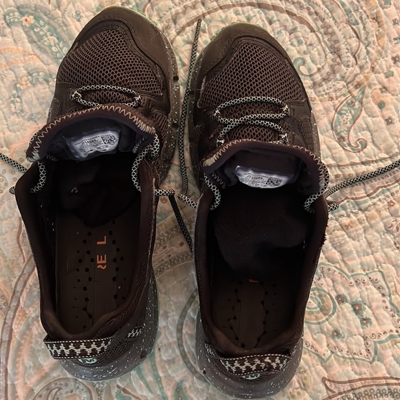 Women’s size 8 mesh walking shoes - Picture 6 of 6